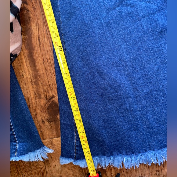 Vibrant Flare Jeans - Picture 5 of 5